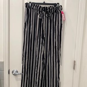 Wide leg, black and white striped pants